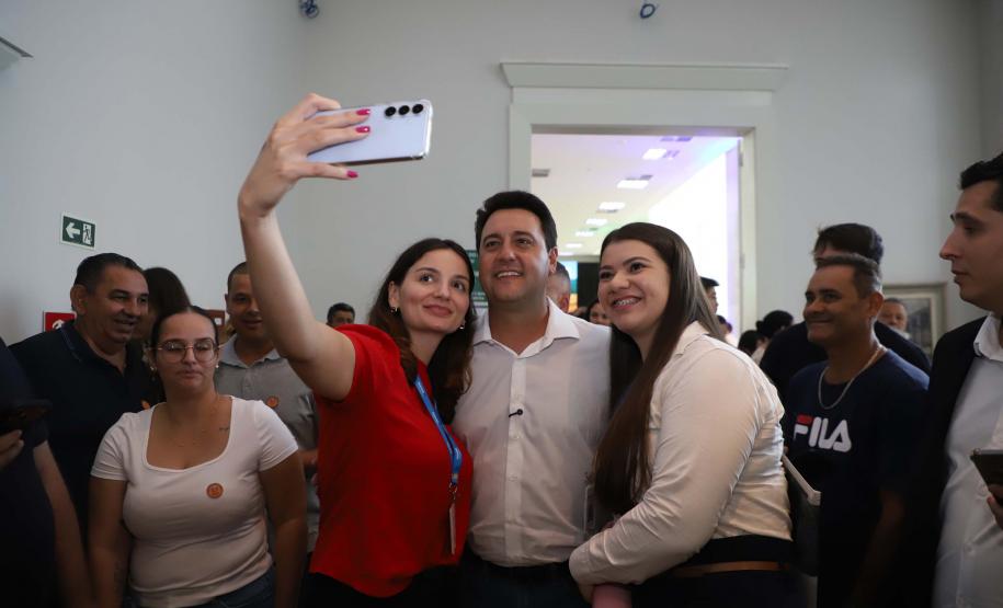 Ratinho Junior lança programas que levam energia mais potente e conectividade às propriedades rurais