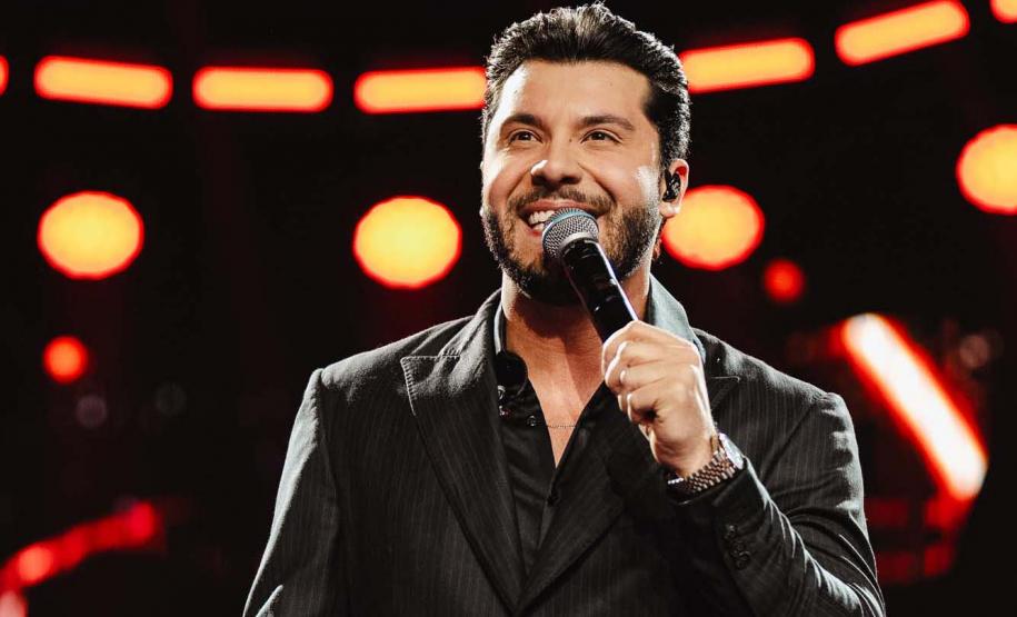 Na sexta-feira (30), Matinhos recebe uma das atrações mais aguardadas do Verão Maior Paraná. A cantora Ana Castela, conhecida como a “boiadeira”, sobe ao palco com a expectativa de entrar para o ranking dos maiores públicos desta edição.