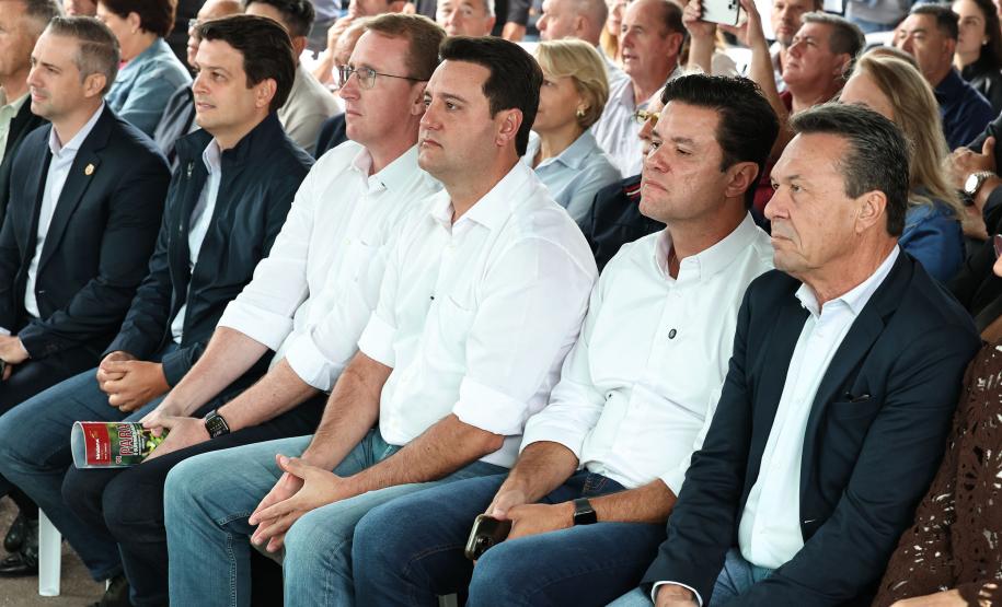 Ratinho Junior assina ordem de serviço do novo Mercado de Flores da Ceasa Curitiba