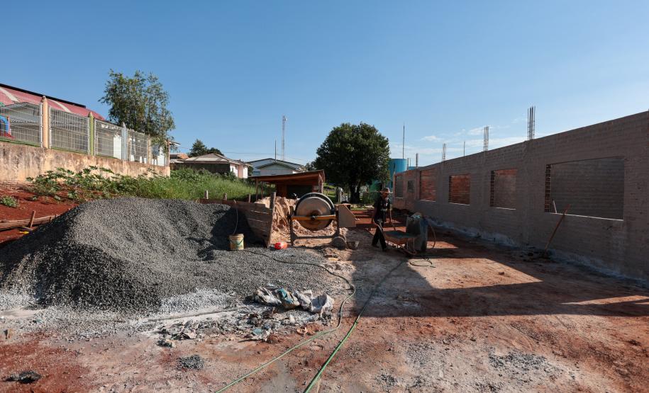 Construção de creche no município de Laranjal.