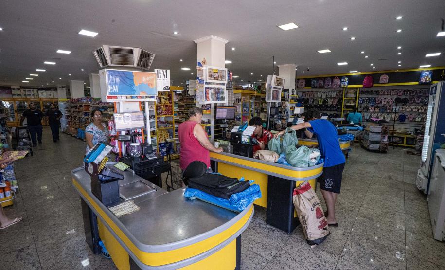 Acima da média nacional, comércio paranaense fecha 2025 com alta de 2,8% nas vendas