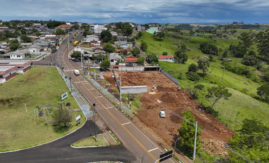 Construção de creche no município de Laranjal.