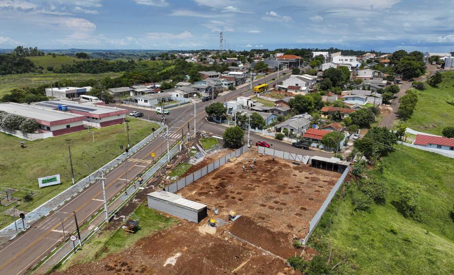 Construção de creche no município de Laranjal.