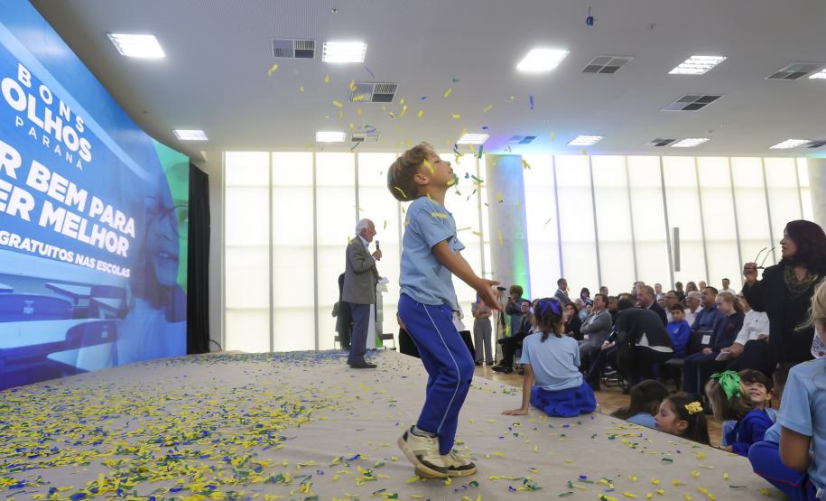 Estado lança 2ª fase do Programa Bons Olhos Paraná para atender mais 540 mil alunos