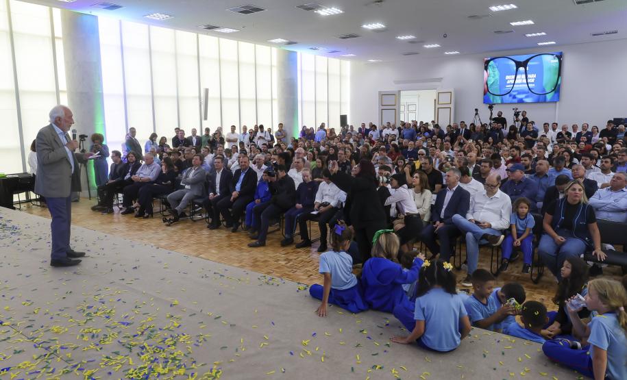 Estado lança 2ª fase do Programa Bons Olhos Paraná para atender mais 540 mil alunos