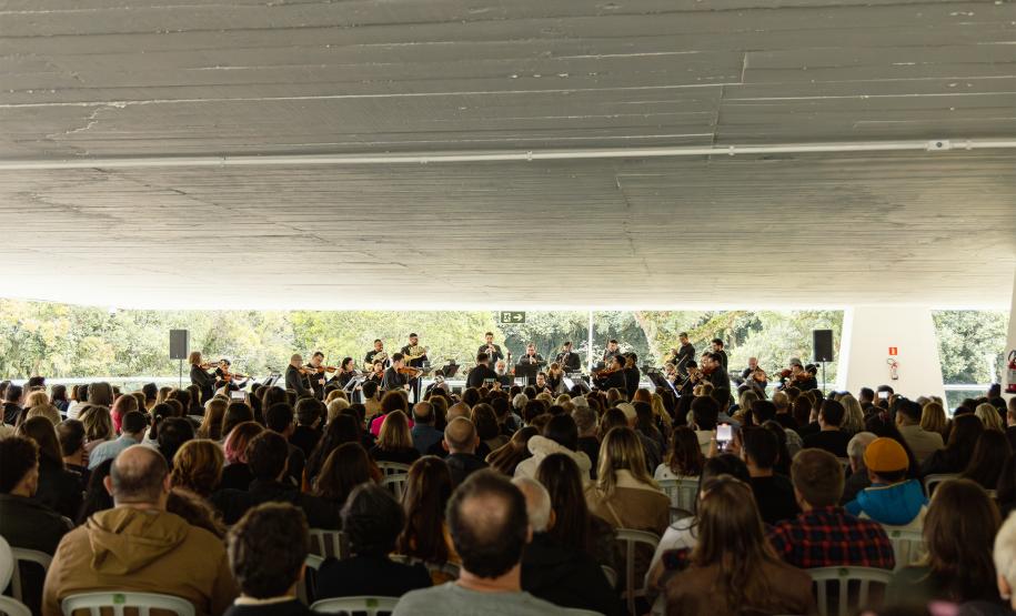 Mozart gratuito no MON, duas novas exposições e Vera Holtz estão na agenda cultural