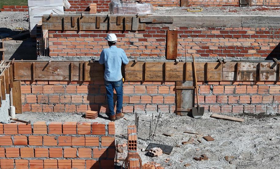 Construção de creche no município de Laranjal.