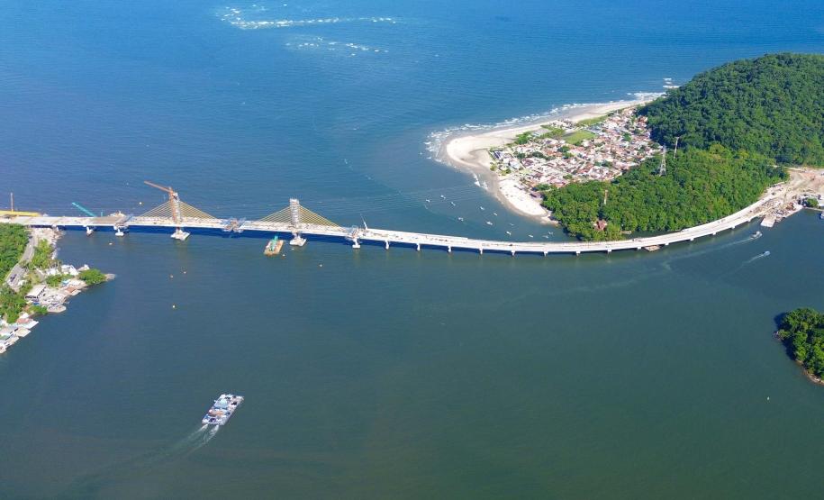 Com trecho estaiado quase pronto e 160 vigas lançadas, Ponte de Guaratuba atinge 91% de execução