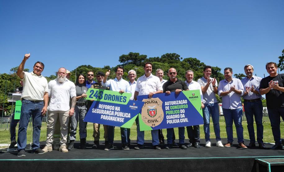 Ratinho Junior entrega 243 drones para monitoramento aéreo das forças de segurança do Paraná