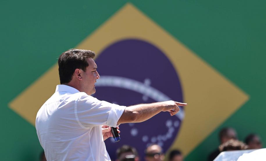 Ratinho Junior entrega 243 drones para monitoramento aéreo das forças de segurança do Paraná