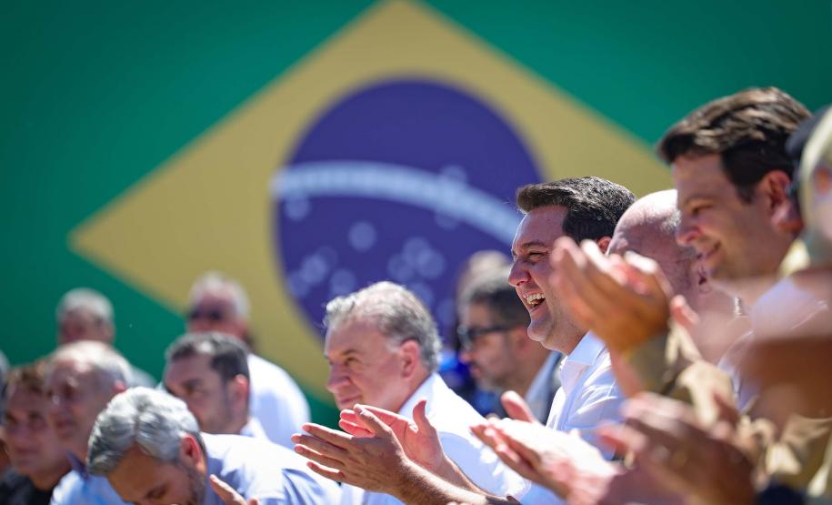 Ratinho Junior entrega 243 drones para monitoramento aéreo das forças de segurança do Paraná