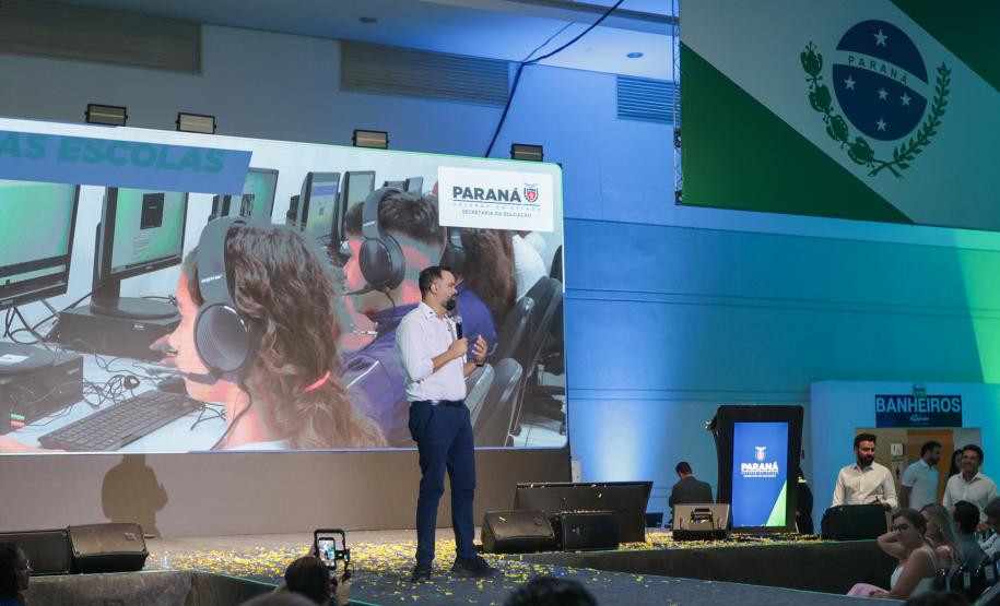 O governador Carlos Massa Ratinho Junior e o secretário de Educação, Roni Miranda, anunciam nesta quinta-feira (5) no Seminário de Diretores da rede estadual novos investimentos do programa Escola Mais Bonita, em Foz do Iguaçu.