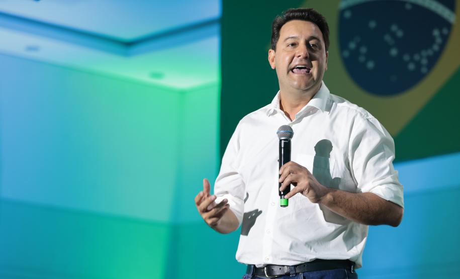 O governador Carlos Massa Ratinho Junior e o secretário de Educação, Roni Miranda, anunciam nesta quinta-feira (5) no Seminário de Diretores da rede estadual novos investimentos do programa Escola Mais Bonita, em Foz do Iguaçu.