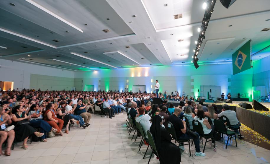 O governador Carlos Massa Ratinho Junior e o secretário de Educação, Roni Miranda, anunciam nesta quinta-feira (5) no Seminário de Diretores da rede estadual novos investimentos do programa Escola Mais Bonita, em Foz do Iguaçu.