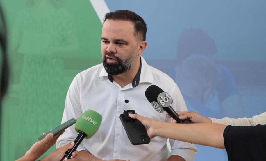 O governador Carlos Massa Ratinho Junior e o secretário de Educação, Roni Miranda, anunciam nesta quinta-feira (5) no Seminário de Diretores da rede estadual novos investimentos do programa Escola Mais Bonita, em Foz do Iguaçu.