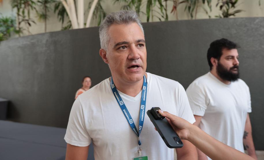 O governador Carlos Massa Ratinho Junior e o secretário de Educação, Roni Miranda, anunciam nesta quinta-feira (5) no Seminário de Diretores da rede estadual novos investimentos do programa Escola Mais Bonita, em Foz do Iguaçu.