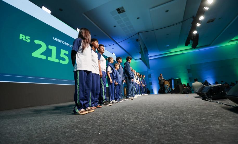 O governador Carlos Massa Ratinho Junior e o secretário de Educação, Roni Miranda, anunciam nesta quinta-feira (5) no Seminário de Diretores da rede estadual novos investimentos do programa Escola Mais Bonita, em Foz do Iguaçu.