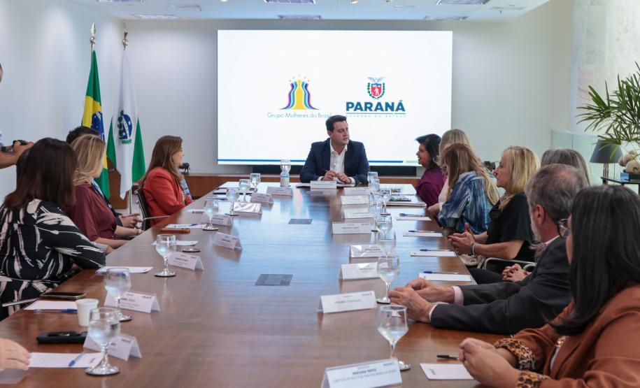 O governador Carlos Massa Ratinho Junior recebe nesta segunda-feira (23) representantes do Grupo Mulheres do Brasil.