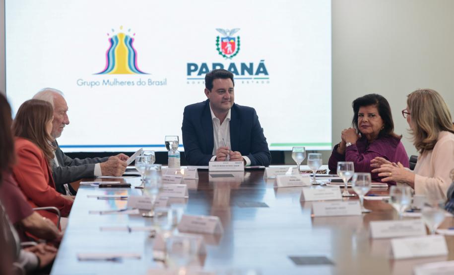 O governador Carlos Massa Ratinho Junior recebe nesta segunda-feira (23) representantes do Grupo Mulheres do Brasil.