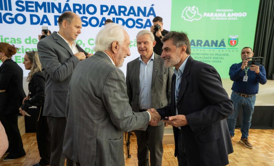 Paraná lança Cadastro do Cuidador e reforça cooperação em políticas para pessoa idosa