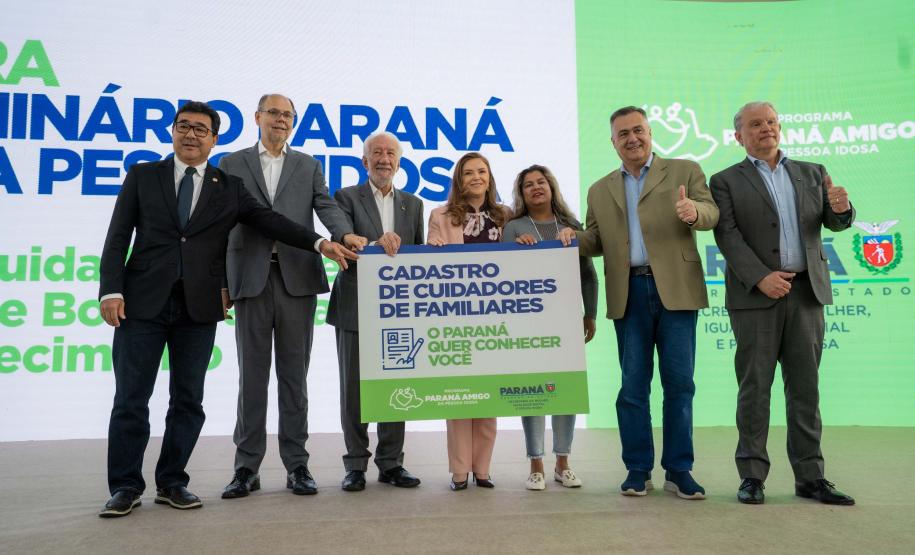 Paraná lança Cadastro do Cuidador e reforça cooperação em políticas para pessoa idosa