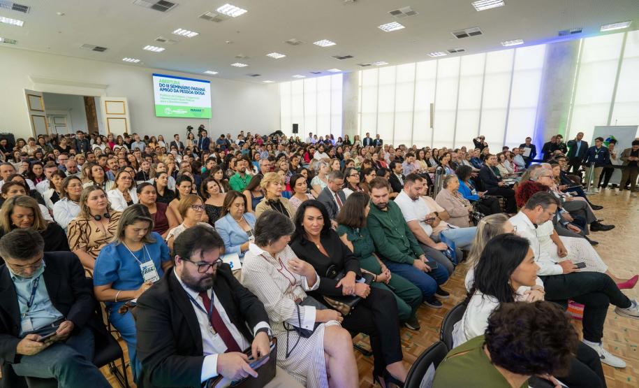 Paraná lança Cadastro do Cuidador e reforça cooperação em políticas para pessoa idosa