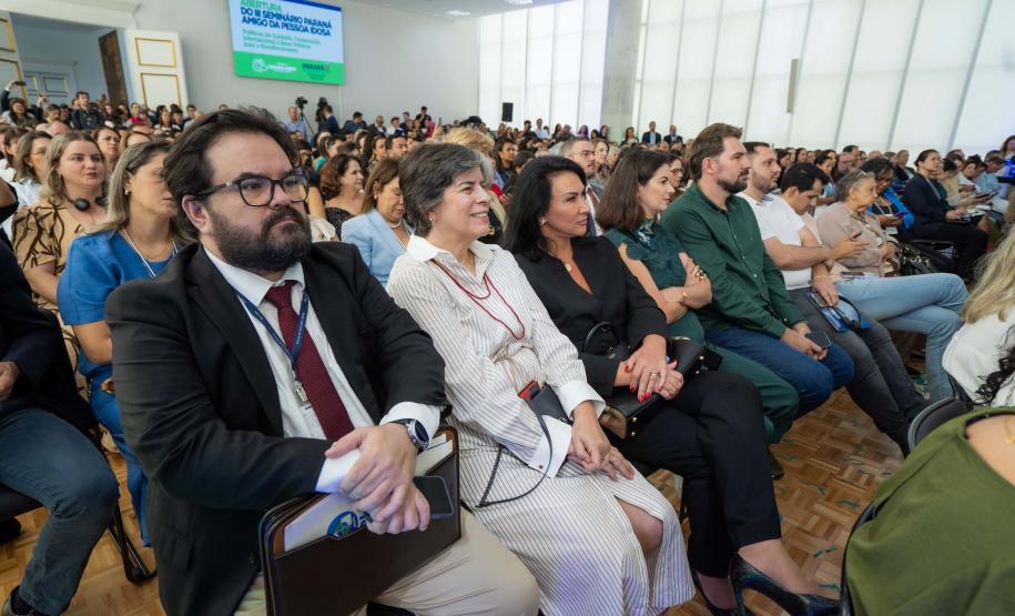Paraná lança Cadastro do Cuidador e reforça cooperação em políticas para pessoa idosa