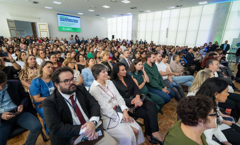 Paraná lança Cadastro do Cuidador e reforça cooperação em políticas para pessoa idosa