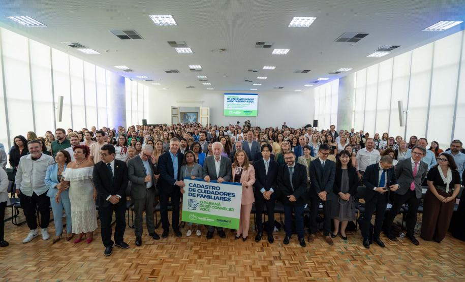 Paraná lança Cadastro do Cuidador e reforça cooperação em políticas para pessoa idosa