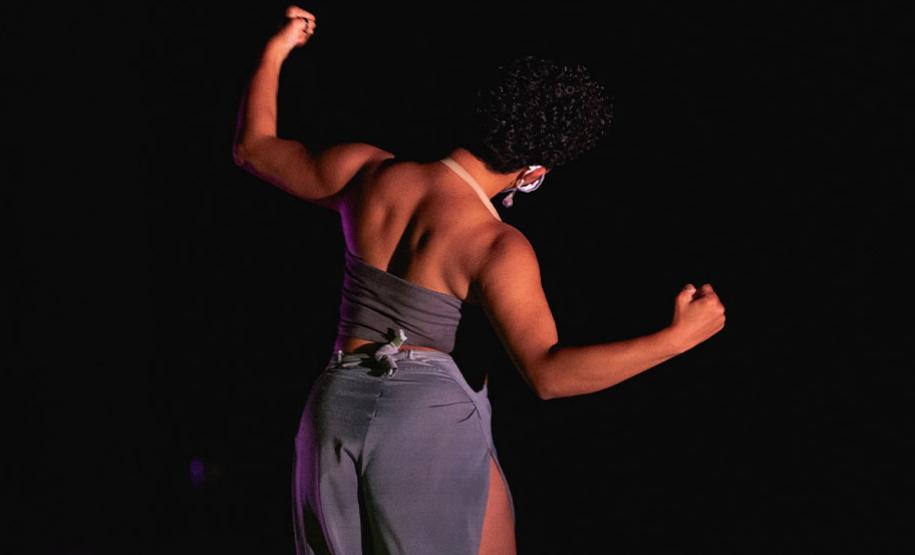 1.º museu-satélite, Festival de Curitiba e shows na Ilha do Mel marcam agenda da semana