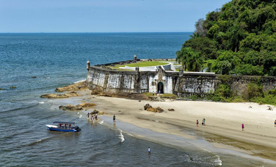 Paraná recebe 303,9 mil turistas estrangeiros no primeiro bimestre de 2026