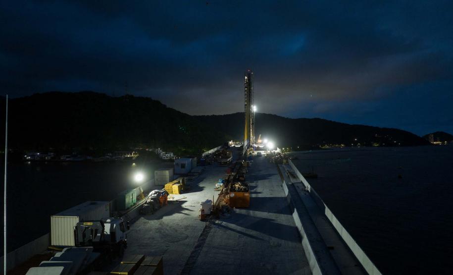 Em reta final, obras da Ponte de Guaratuba seguem inclusive no turno da noite