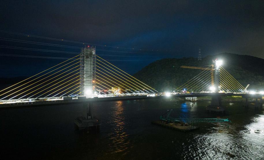 Em reta final, obras da Ponte de Guaratuba seguem inclusive no turno da noite