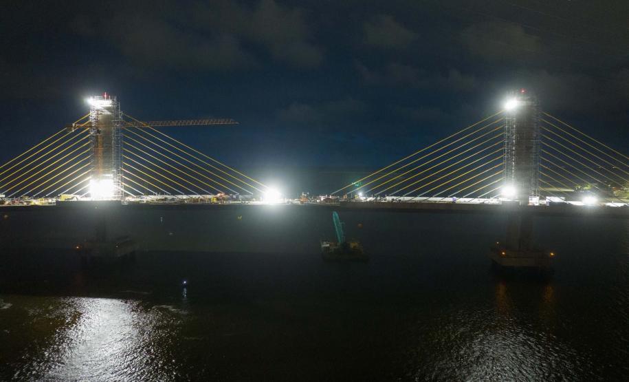 Em reta final, obras da Ponte de Guaratuba seguem inclusive no turno da noite