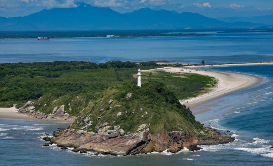 1.º museu-satélite, Festival de Curitiba e shows na Ilha do Mel marcam agenda da semana