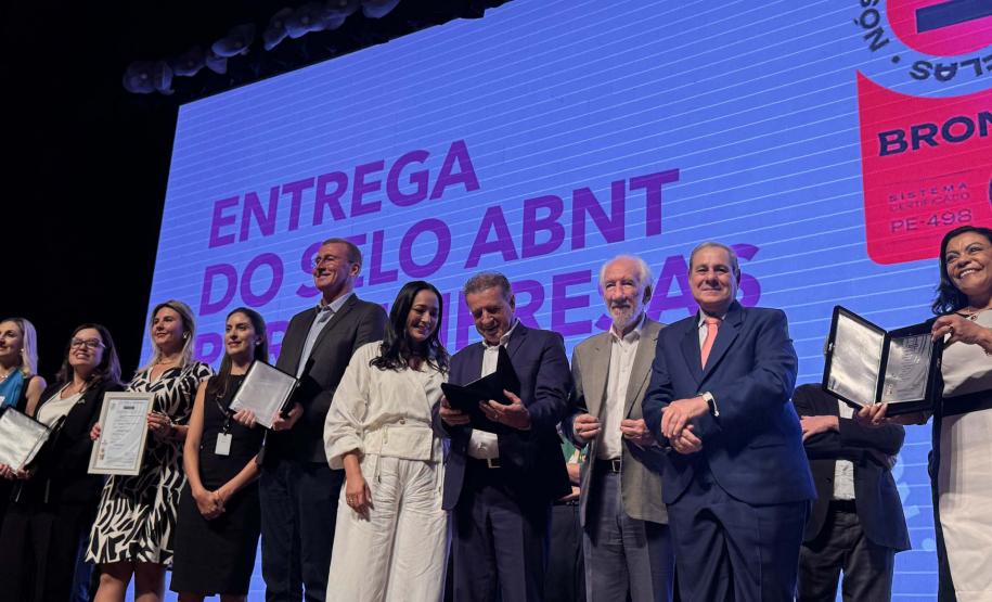 Casa Civil é 1º órgão do Estado a receber o selo “Nós Por Elas” de enfrentamento à violência contra mulher