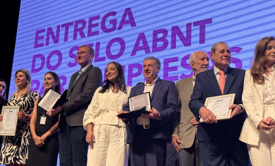 Casa Civil é 1º órgão do Estado a receber o selo “Nós Por Elas” de enfrentamento à violência contra mulher