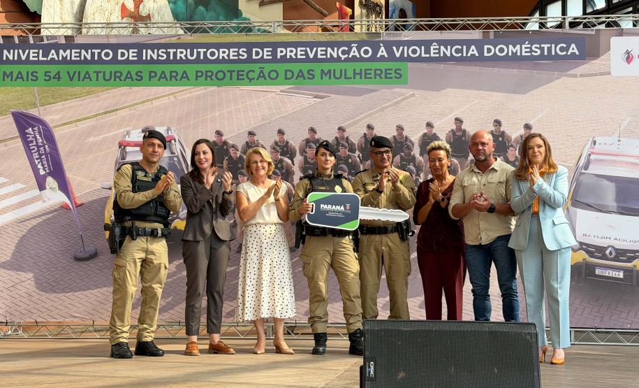 PMPR entrega 54 viaturas e capacita 152 policiais no combate à violência doméstica