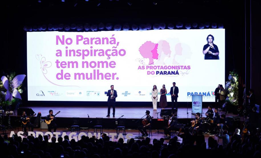 Governador Carlos Massa Ratinho Júnior participou nesta terça-feira (3) do evento Paraná Unido pelas Mulheres - As Protagonistas, no Teatro Guaíra.