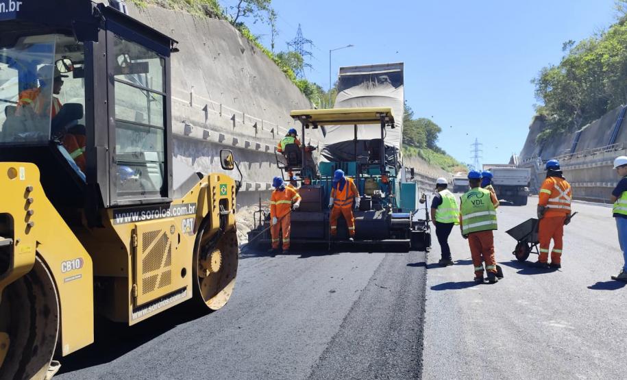 Ponte de Guaratuba inicia revestimento em concreto asfáltico dos acessos