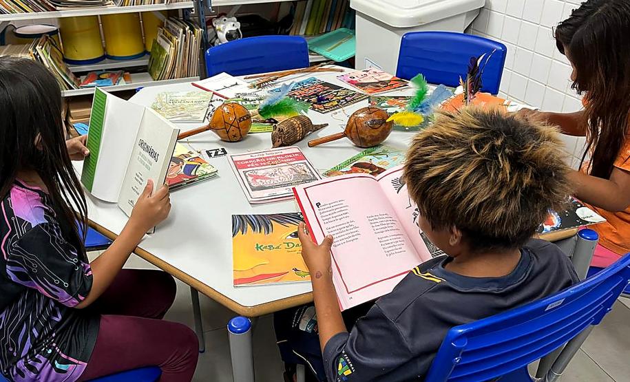 Paraná lidera acesso a bibliotecas em escolas e rede estadual tem obras raras