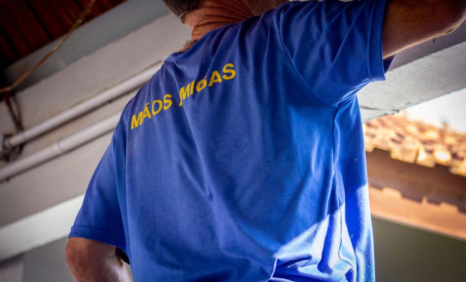 Estado amplia alcance do Mãos Amigas com entrega de 18 vans para manutenção de escolas