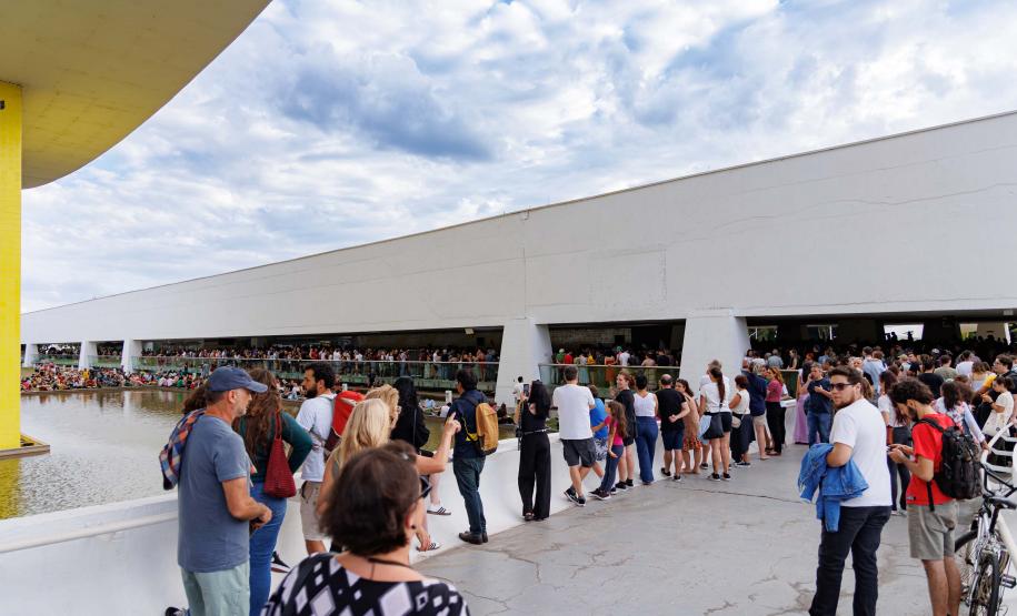 Recorde de público: mais de 3 mil pessoas acompanham concerto da série “Mostly Mozart 2 ” da Orquestra Sinfônica do Paraná no MON