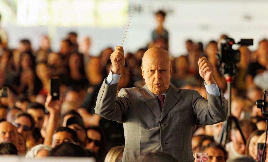 Recorde de público: mais de 3 mil pessoas acompanham concerto da série “Mostly Mozart 2 ” da Orquestra Sinfônica do Paraná no MON