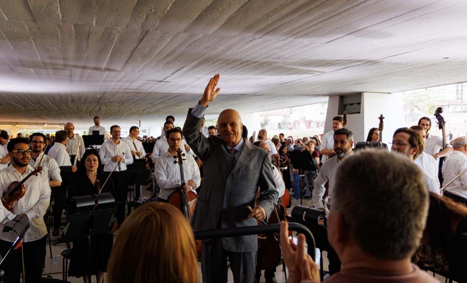 Recorde de público: mais de 3 mil pessoas acompanham concerto da série “Mostly Mozart 2 ” da Orquestra Sinfônica do Paraná no MON