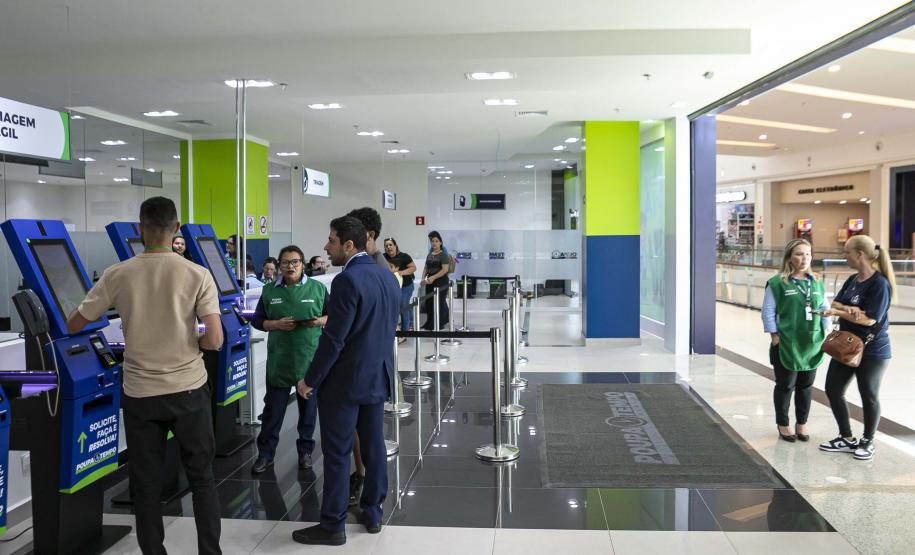 Tudo no mesmo local: Poupatempo Paraná ultrapassa 1,1 milhão de atendimentos