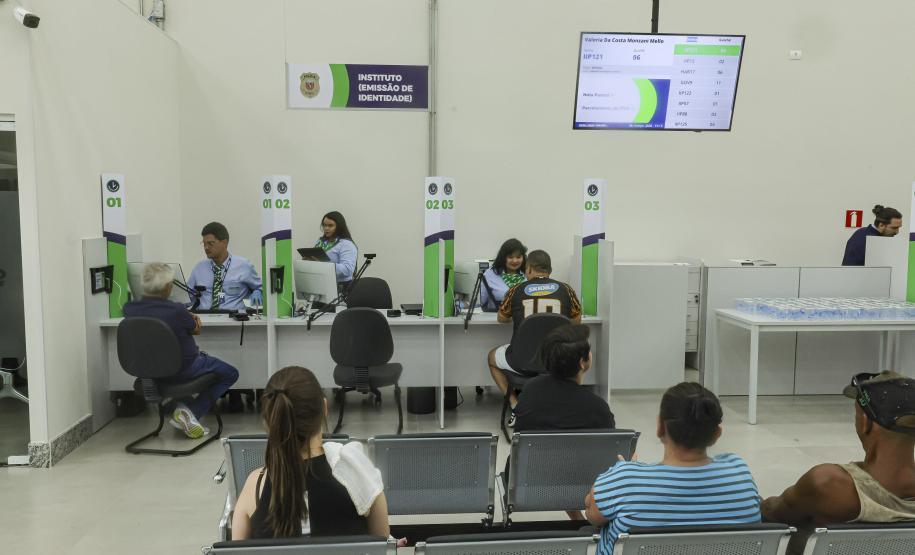 Tudo no mesmo local: Poupatempo Paraná ultrapassa 1,1 milhão de atendimentos