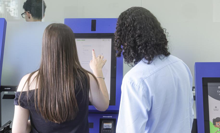 Tudo no mesmo local: Poupatempo Paraná ultrapassa 1,1 milhão de atendimentos