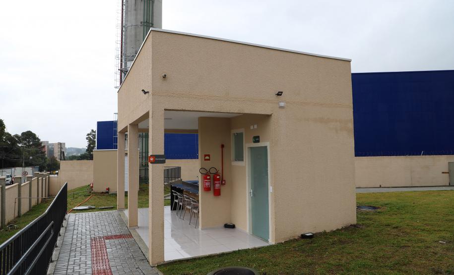 Com recursos do Estado, 208 famílias recebem apartamentos em residencial em Curitiba