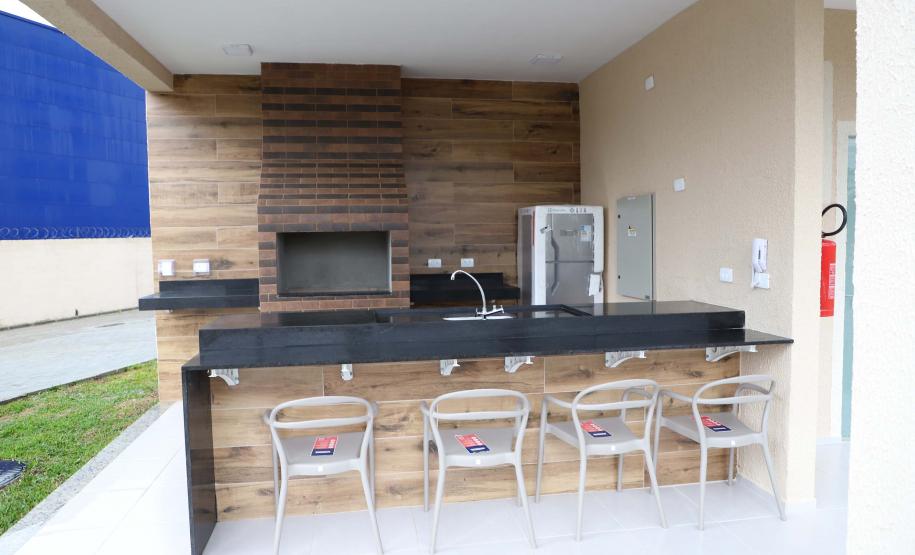 Com recursos do Estado, 208 famílias recebem apartamentos em residencial em Curitiba